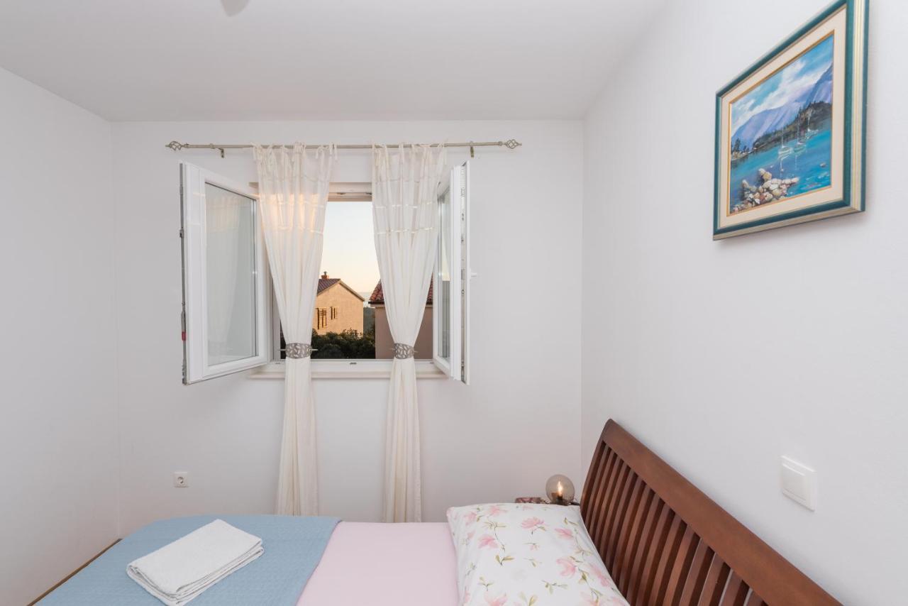 Neno Apartment Makarska Exterior photo