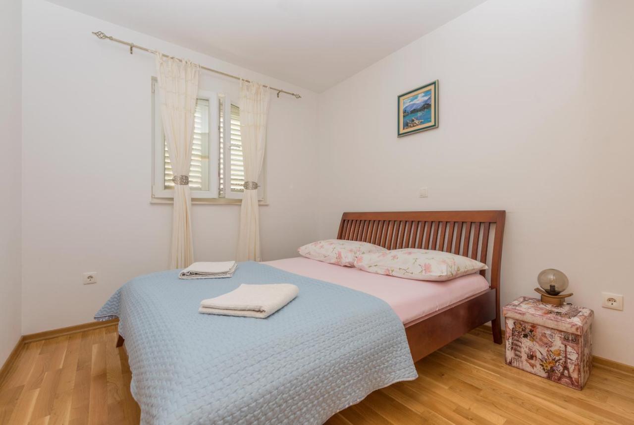 Neno Apartment Makarska Exterior photo