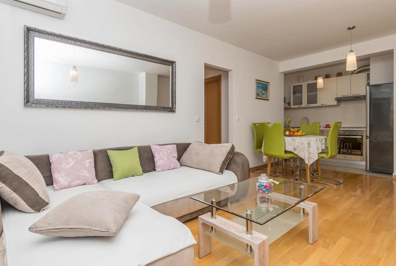Neno Apartment Makarska Exterior photo