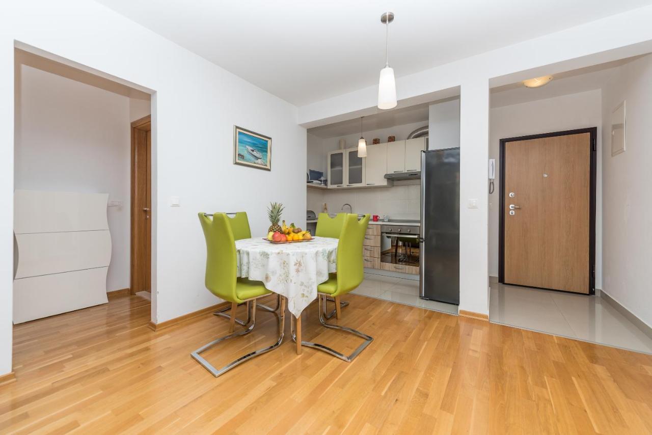 Neno Apartment Makarska Exterior photo